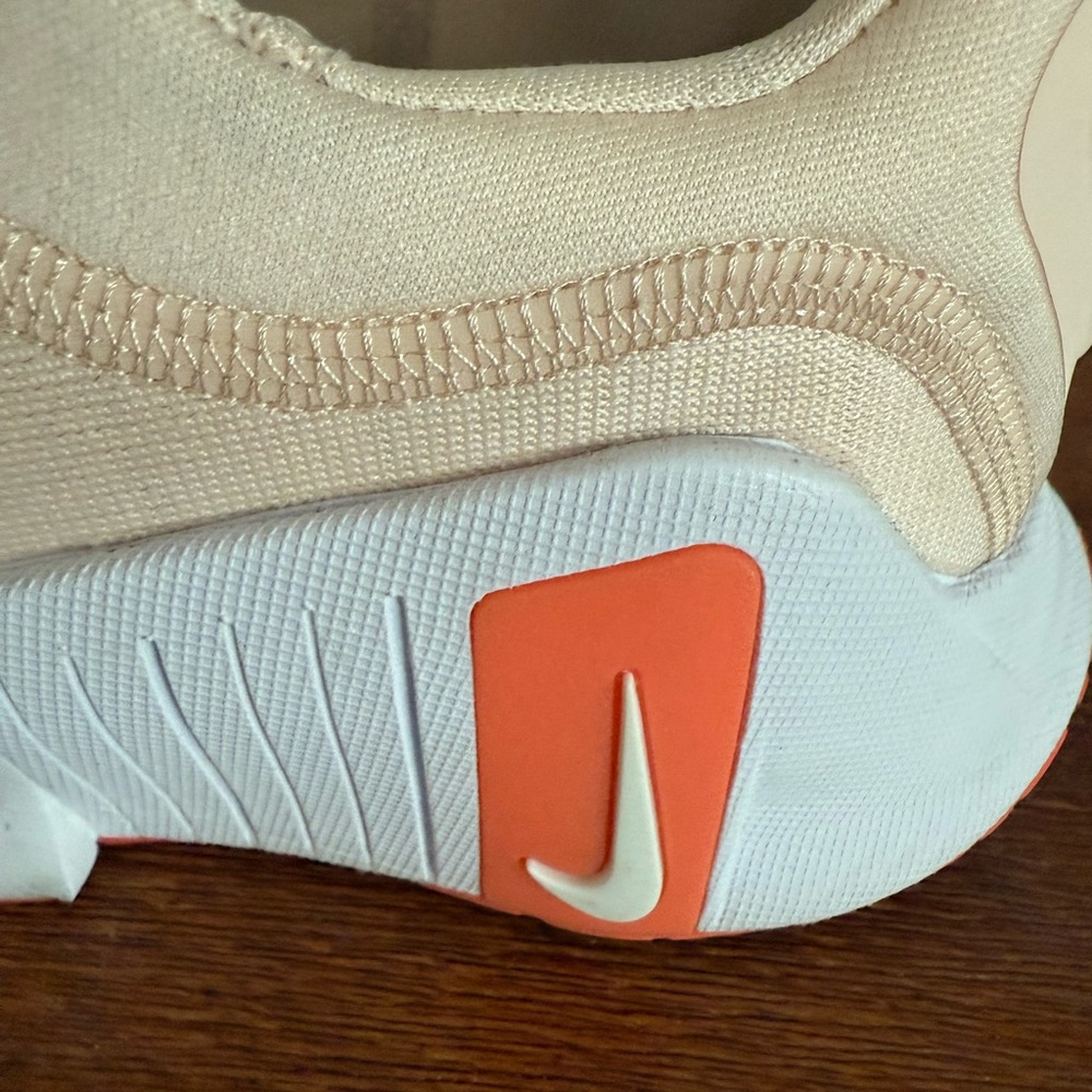 Nike Metcon 6 Beige Coral Trainers (Women’s) - Picture 6 of 12